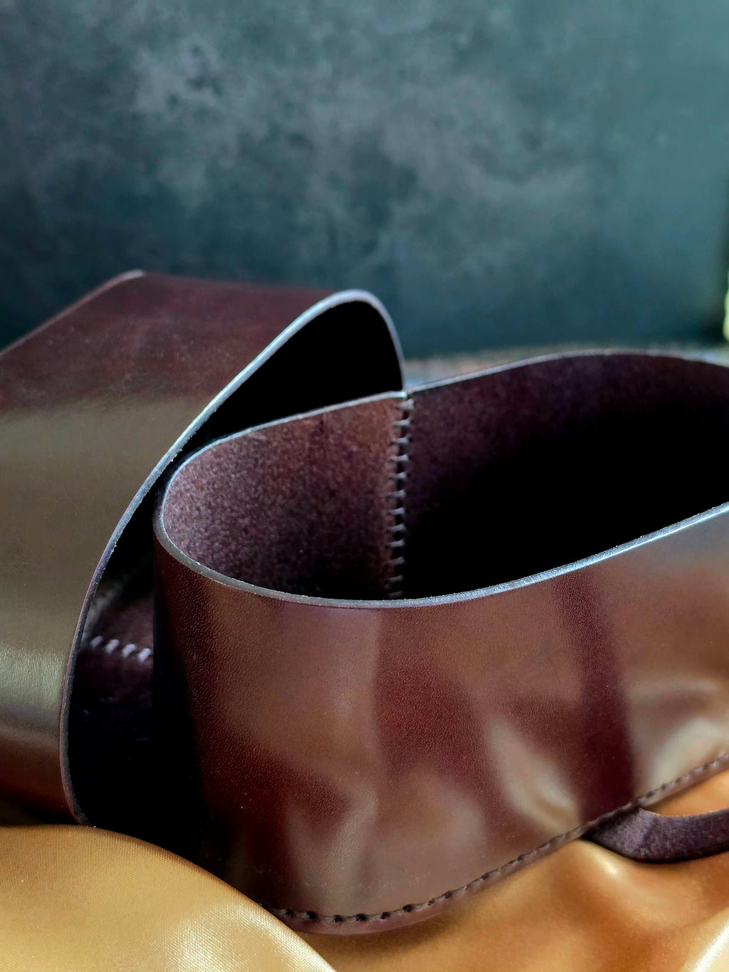Ephem Cylinder Leather Travel Jewelry Box