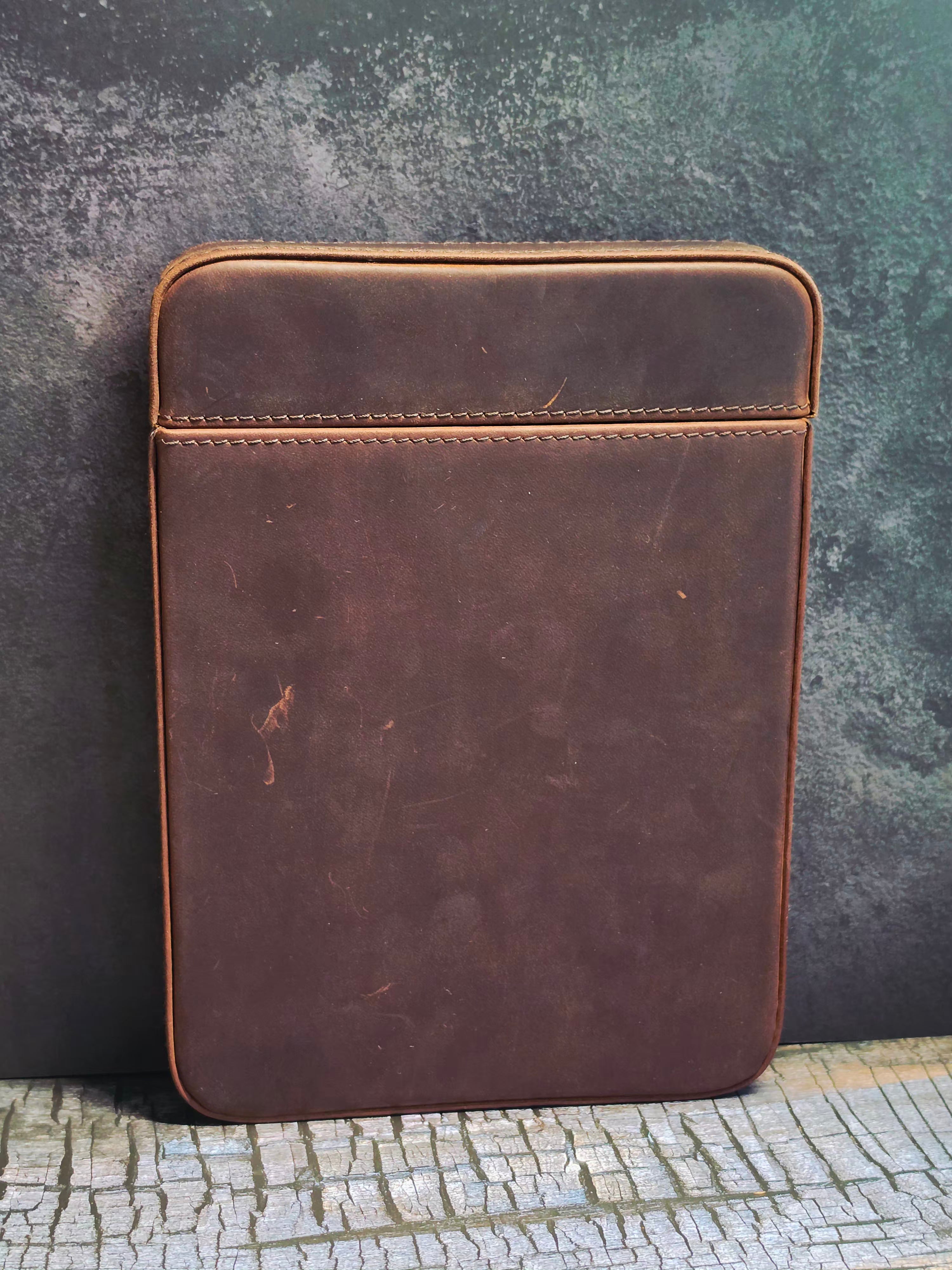 Ephem Vintage Crazy-Horse Leather Cigar Organizer Clutch