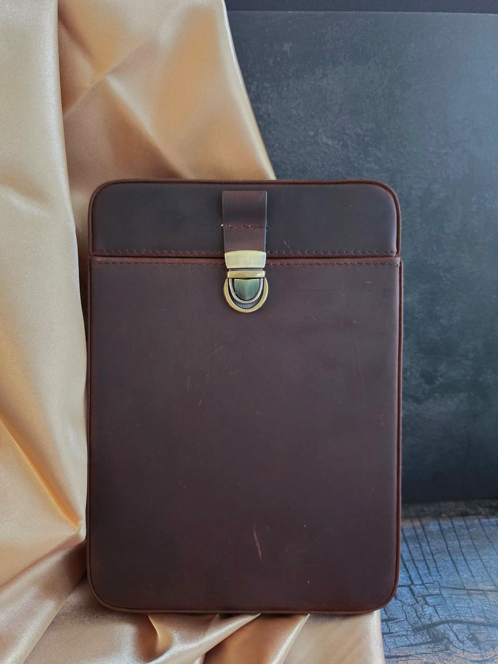 Ephem Structural Crazy-Horse Leather Cigar Humidor Case