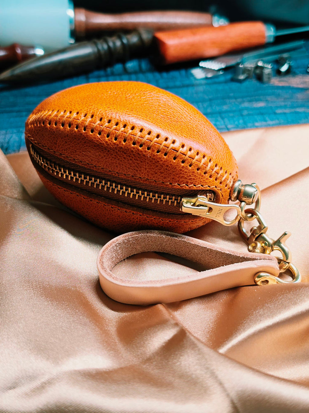 Ephem Sculpted Leather Ergonomic Coin Purse