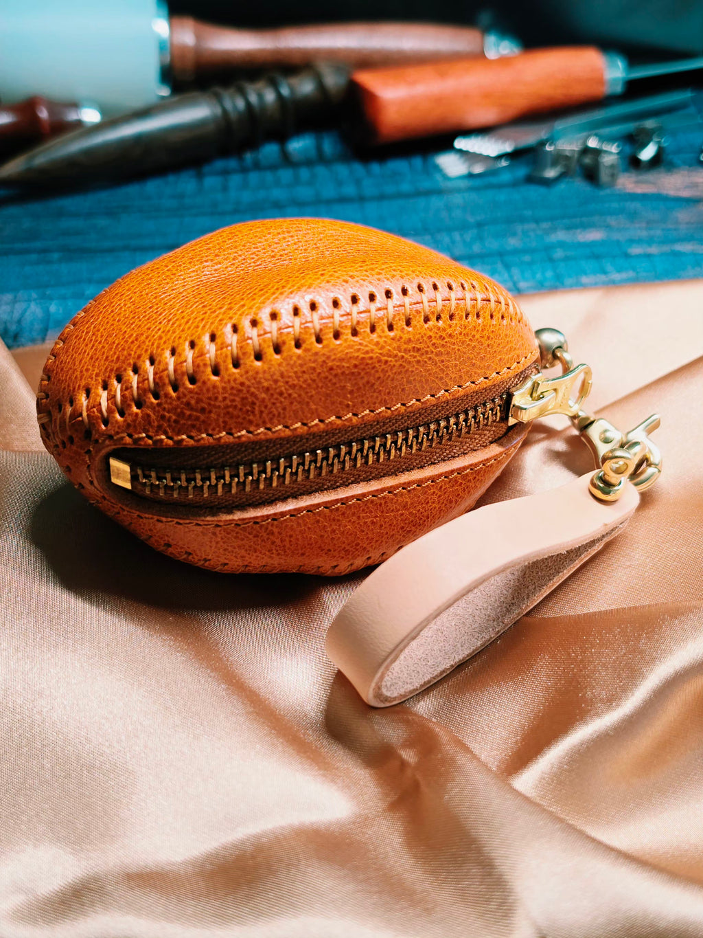 Ephem Sculpted Leather Ergonomic Coin Purse