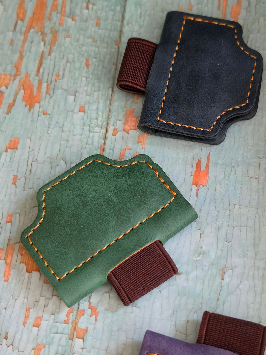 Ephem Monolithic Leather Magnetic Page-Vessel & Pen Loop