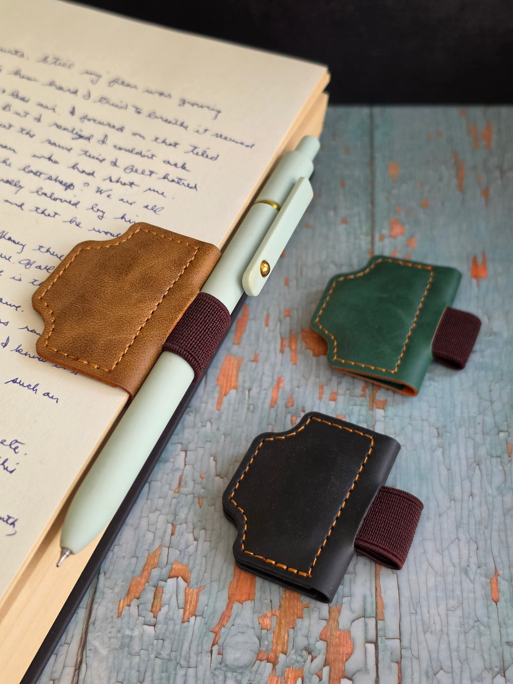 Ephem Monolithic Leather Magnetic Page-Vessel & Pen Loop
